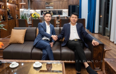 Ông vua trong làng thiết kế nội thất gỗ óc chó là ai ?